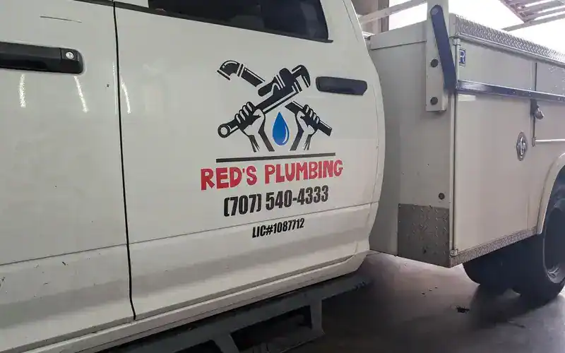 custom vehicle graphic installation